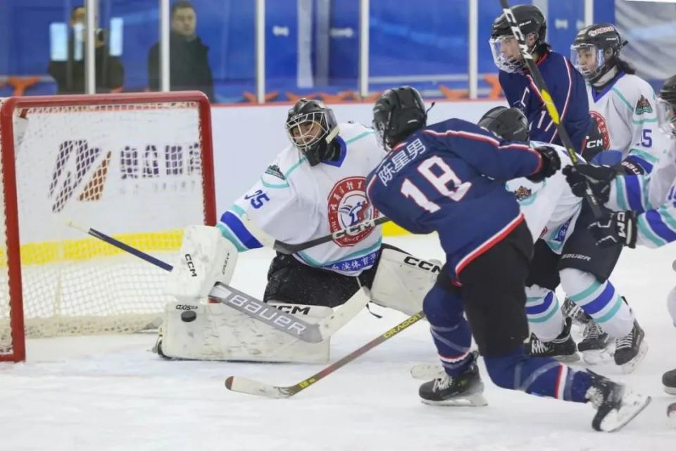 Burning Youth on Ice! The 4th China University Hockey League of 